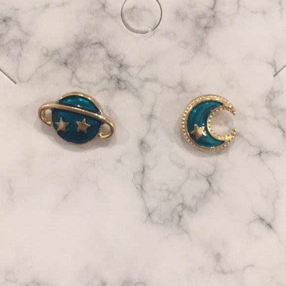 Other - ☮️💗4/$12; 2/$8⭐️🩷 🚀Girls planetary earrings 🌙